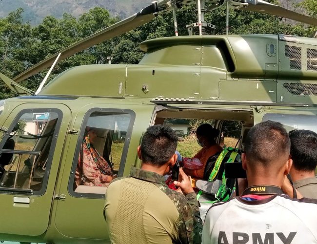 हेलिकप्टरबाट सुत्केरीको उद्दार