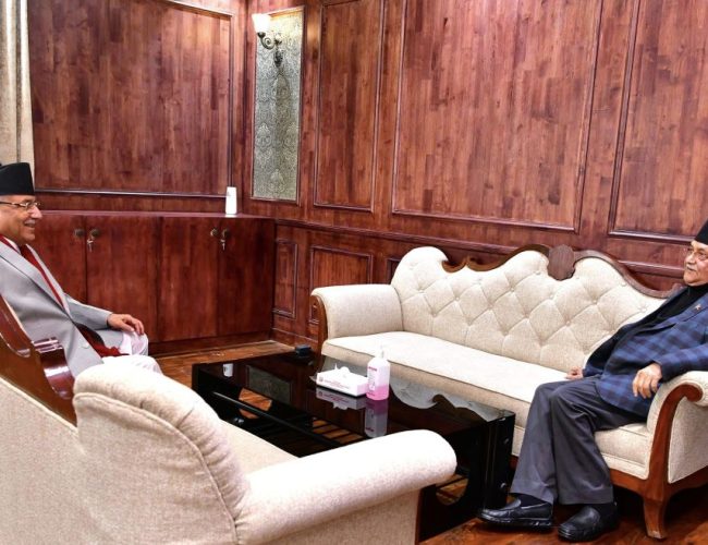 प्रधानमन्त्री दाहाल र एमाले अध्यक्ष ओलीबीच भेटवार्ता