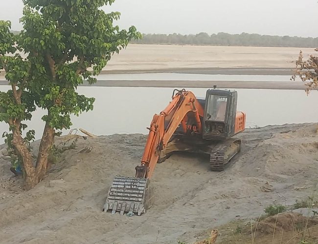 भारतीय ठेकेदारद्वारा सुस्तामा नदीजन्य पदार्थको चरम दोहन