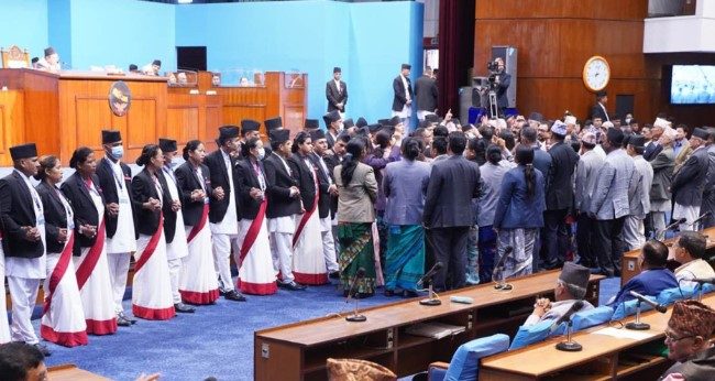 सांसदहरुको नाराबाजीपछि संसद् बैठक स्थगित