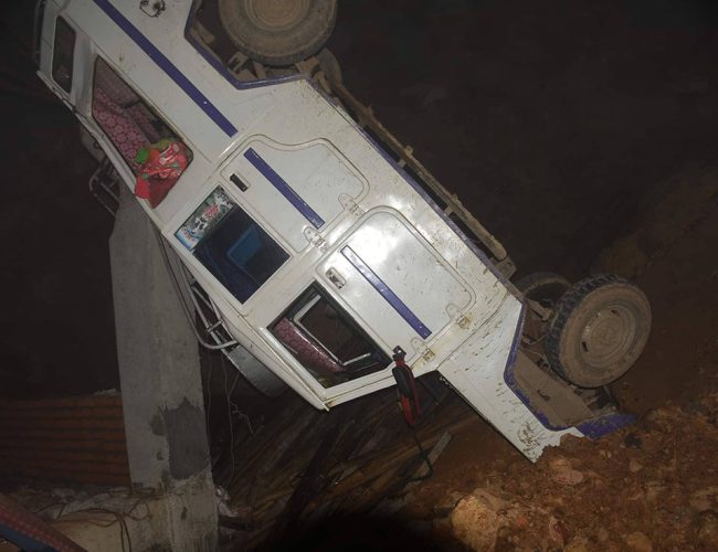 डडेल्धुरामा जिप दुर्घटनामा परि ९ जना घाइते