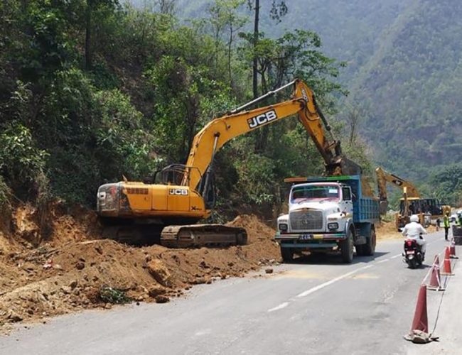 मुग्लिन-मलेखु सडकखण्ड निर्माण तथा विकास कार्य सुरूवात