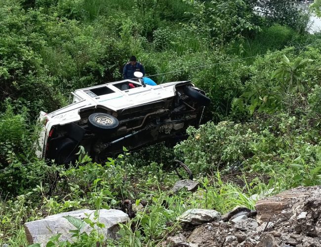ताराखोलामा पिकअप जीप दुर्घटना