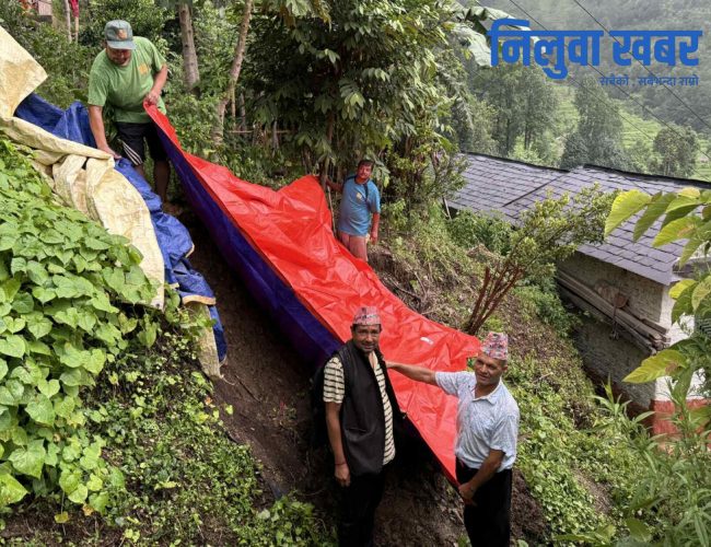 बागलुङको गल्कोट ०४ चमुवामा पहिरो, रेडक्रसद्वारा राहत वितरण