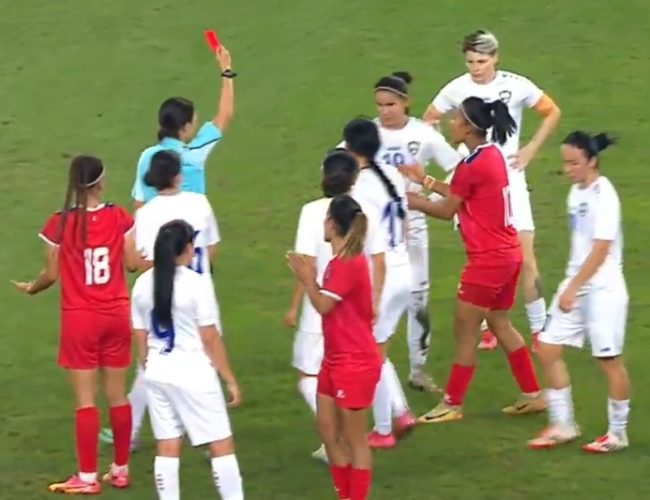 उज्वेकिस्तानकाे टाेलि १० खेलाडीमा सीमित Red Card