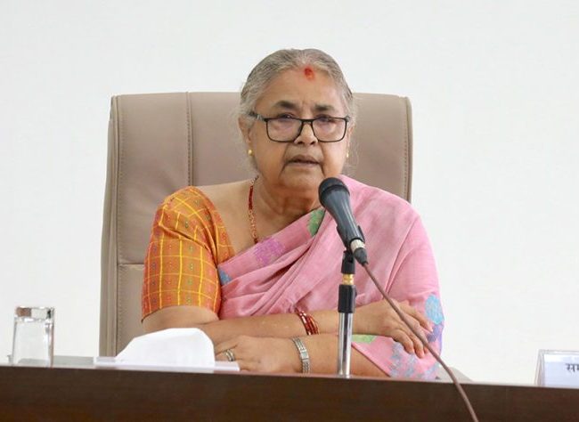 प्रधानमन्त्री सुशीला कार्कीले ओलीका सामाजिक सञ्जाल अकाउन्ट नचलाउने निर्णय किन गरिन् ?