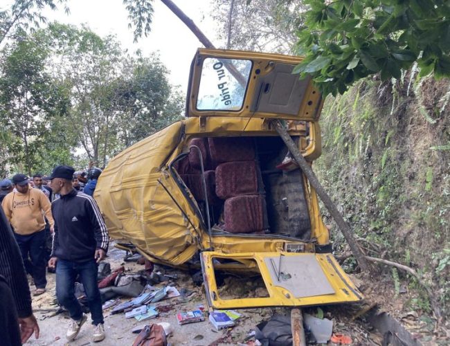 बागलुङमा स्कूल भ्यान दुर्घटना : २४ घाइते, चारको अवस्था गम्भीर