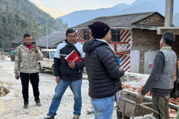 ताराखोलामा सोम शर्मासहित रास्वपाको चुनावी घरदैलो सुरु