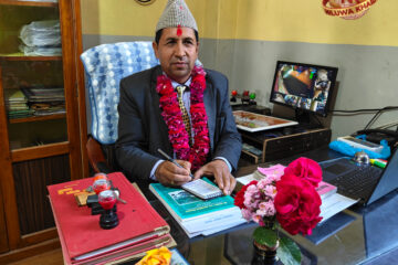 गरिब विद्यार्थीका लागि प्रेरणादायी निर्णय: प्रधानाध्यापक खत्रीद्वारा भत्ता सहयोग गर्ने घोषणा