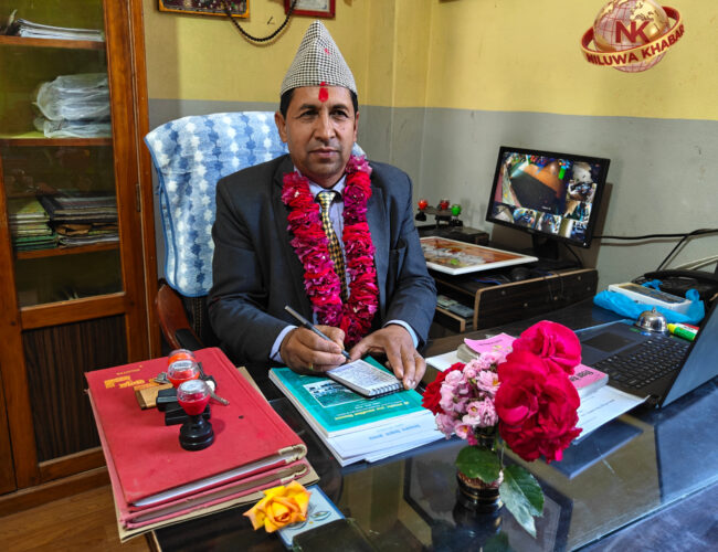 गरिब विद्यार्थीका लागि प्रेरणादायी निर्णय: प्रधानाध्यापक खत्रीद्वारा भत्ता सहयोग गर्ने घोषणा