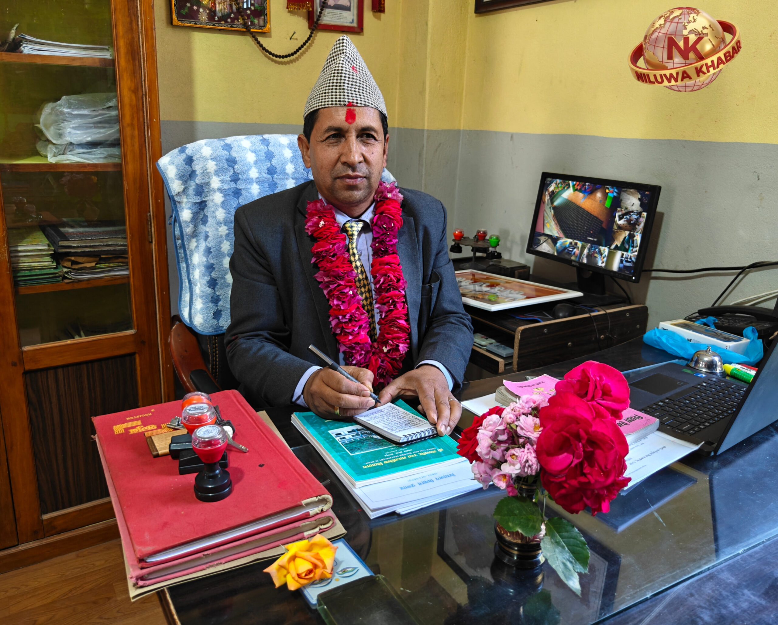 गरिब विद्यार्थीका लागि प्रेरणादायी निर्णय: प्रधानाध्यापक खत्रीद्वारा भत्ता सहयोग गर्ने घोषणा